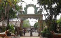 Handloom Industry,South India Family Tour Packages